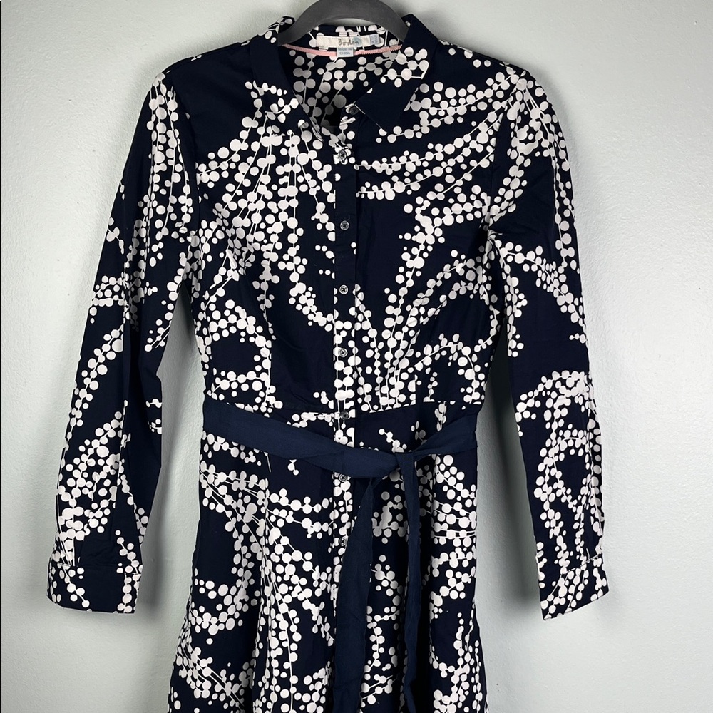 Boden Navy Button-Up Shirt with White Dot Vine Pattern - Picture 3 of 14
